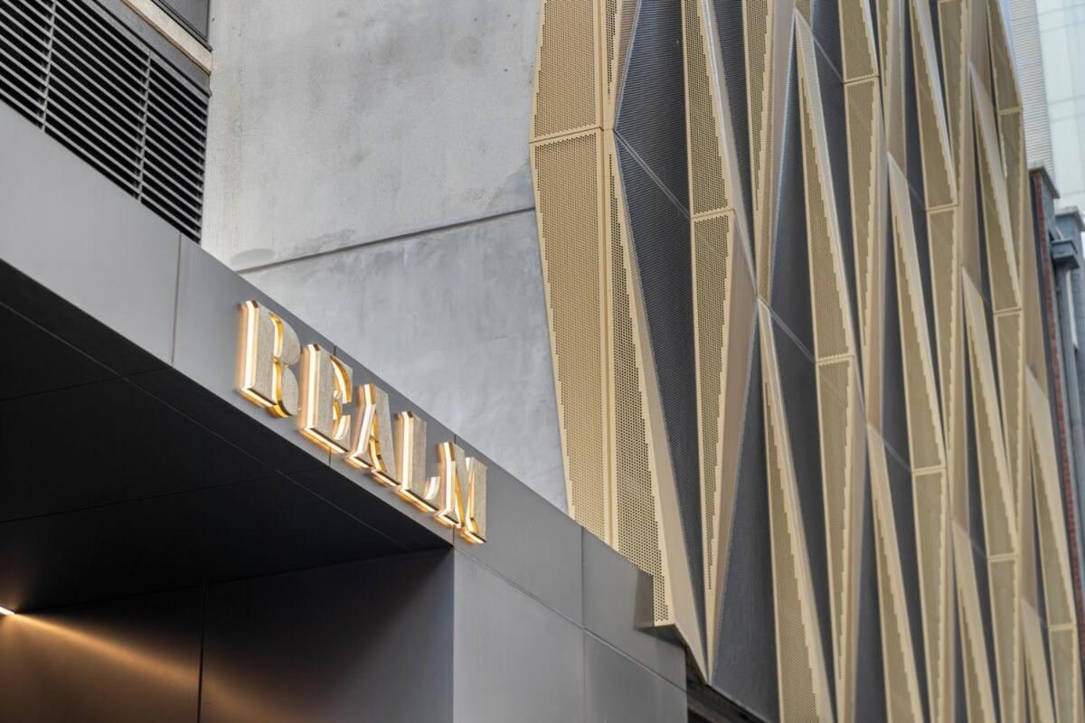 The amazing 1BR CBD Apt Premium Location