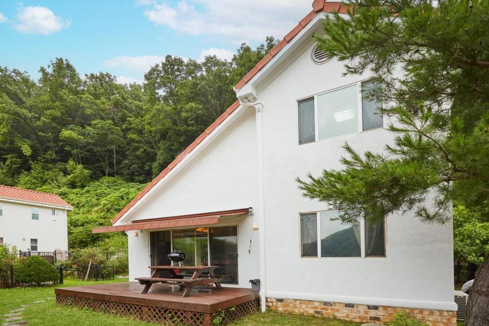 Hongcheon Ariwon Pension view 3