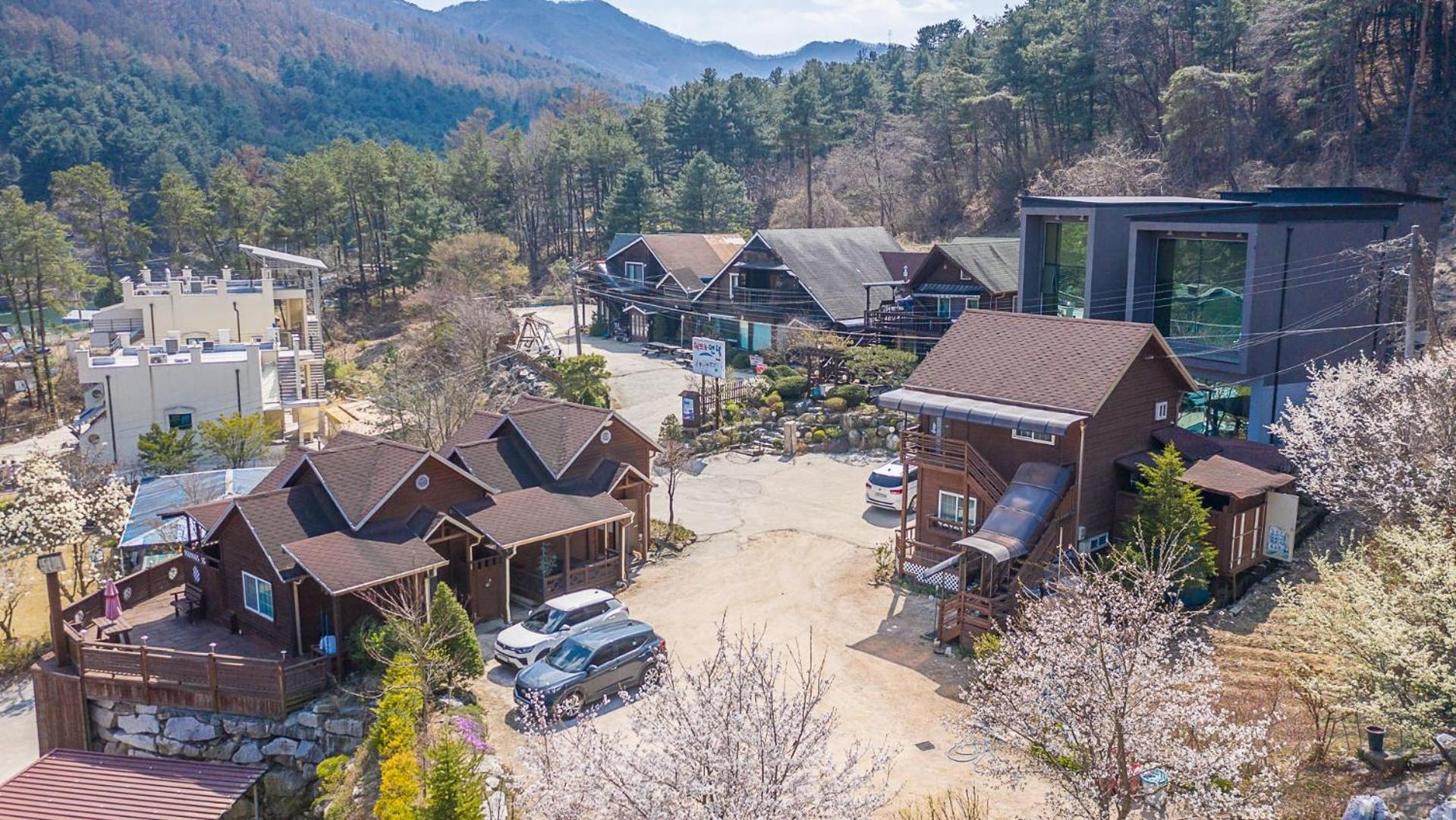 Fortune Rising Sun Hill Pension B view 4