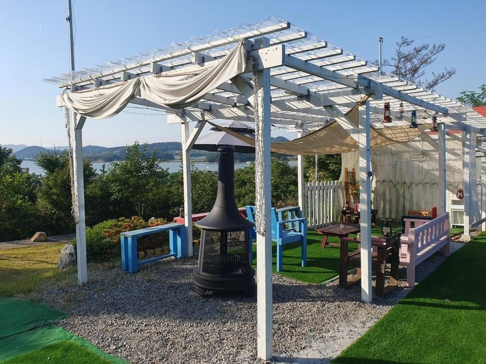 Taean Haeyang Jungwon Pension