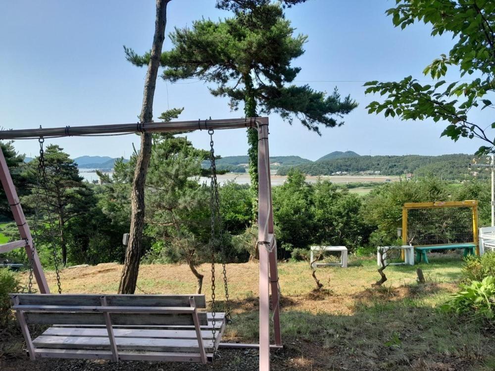 Taean Haeyang Jungwon Pension