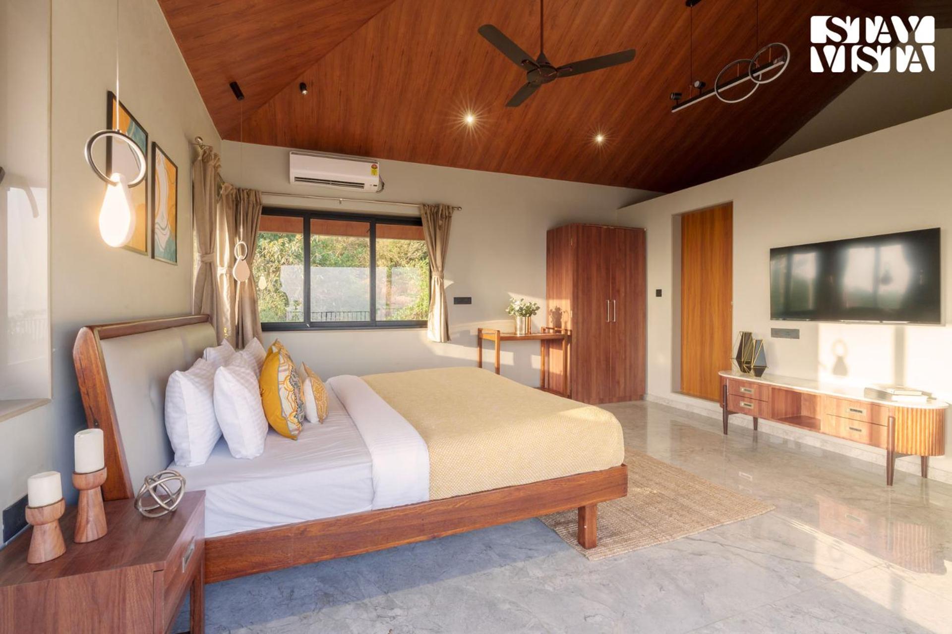 StayVista's Esperanza - Mountain-Side Retreat with Infinity Pool, Gazebo & Indoor-Outdoor Activities