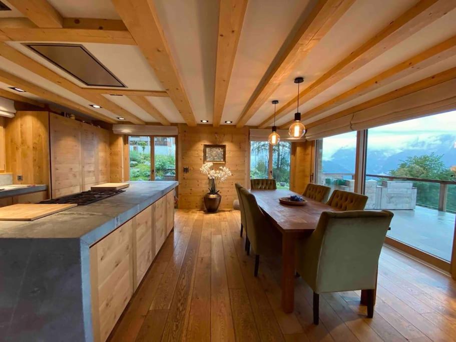 Chalet VG stunning view, Sauna & Jacuzzi by Jolidi