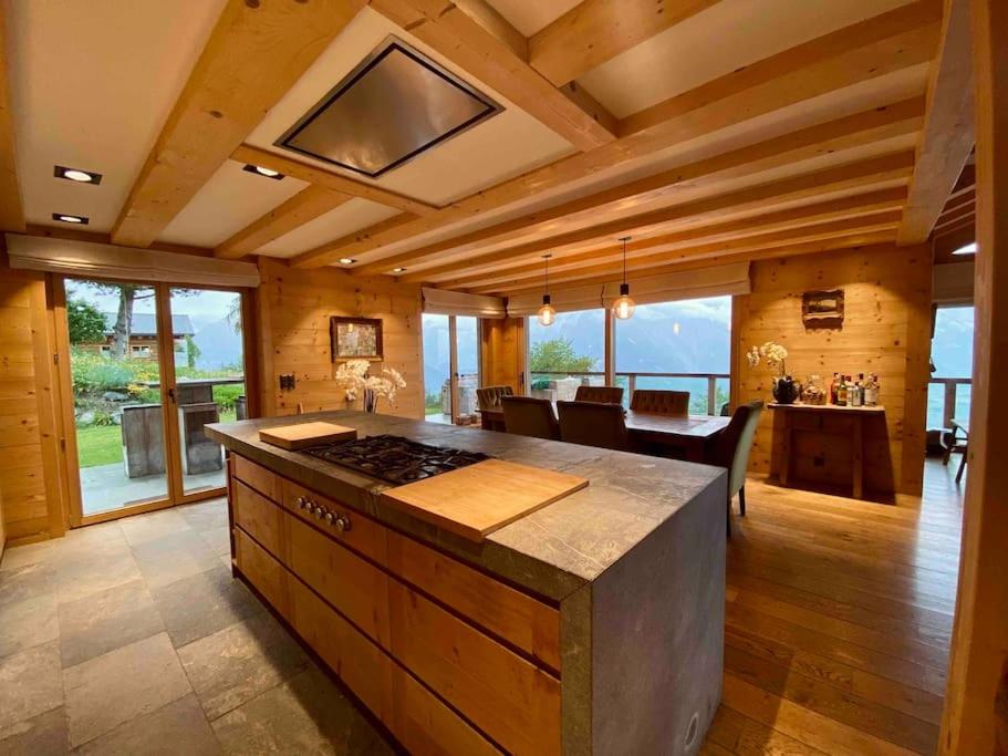 Chalet VG stunning view, Sauna & Jacuzzi by Jolidi