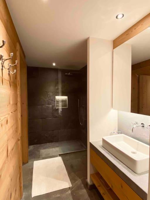 Chalet VG stunning view, Sauna & Jacuzzi by Jolidi