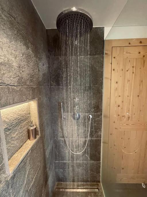 Chalet VG stunning view, Sauna & Jacuzzi by Jolidi