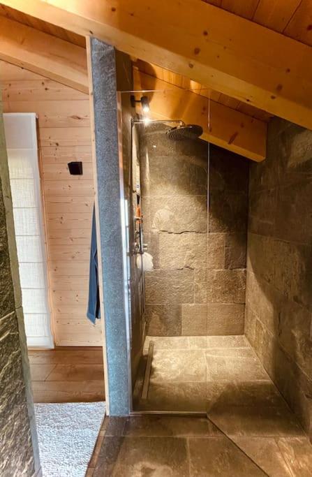 Chalet VG stunning view, Sauna & Jacuzzi by Jolidi