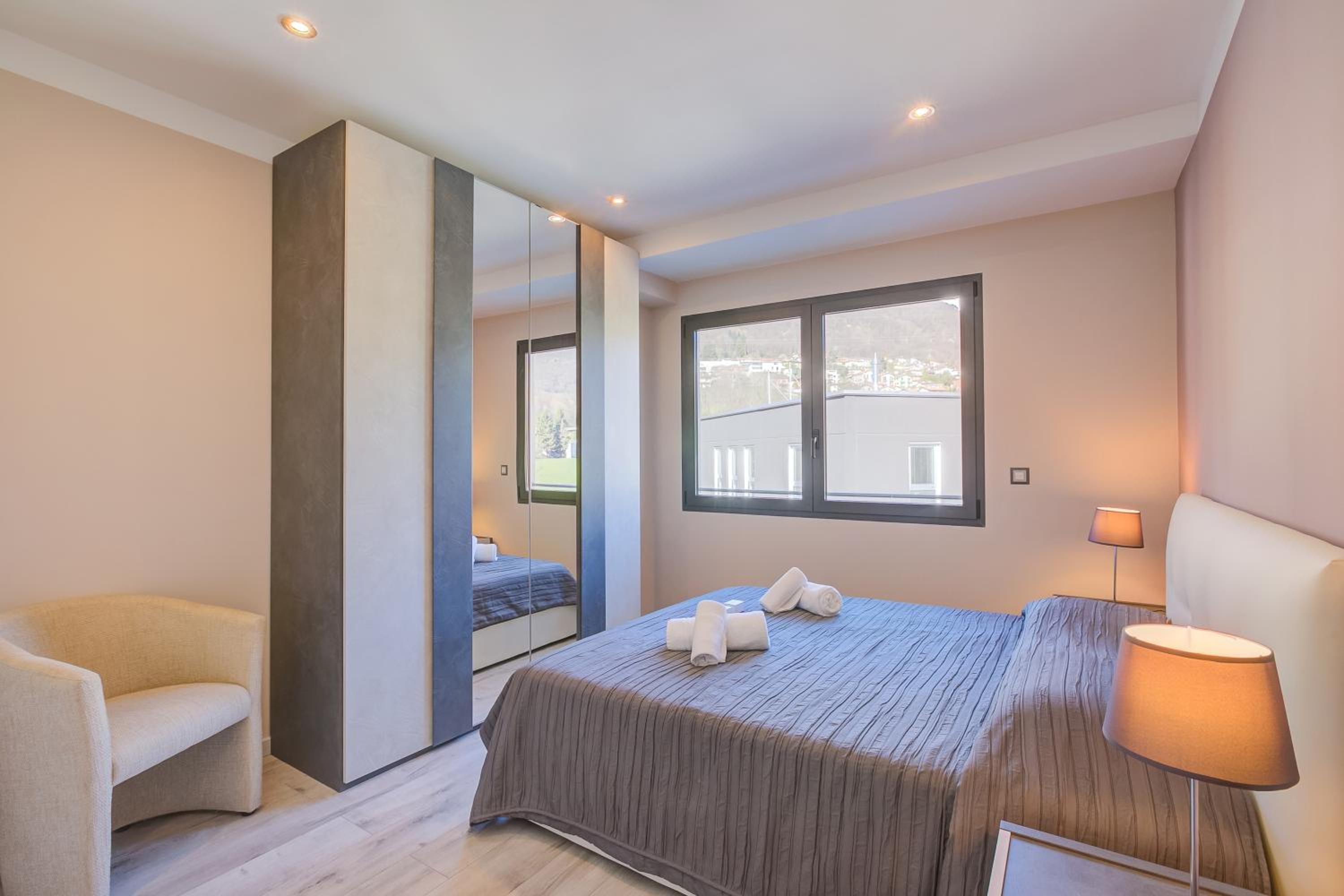 4 Seasons Apartment - Happy Rentals