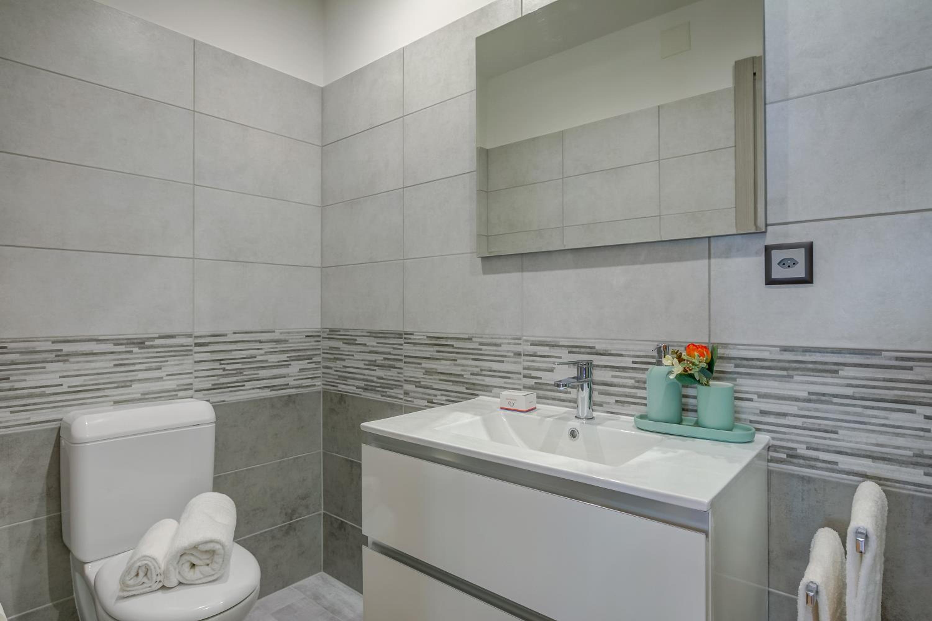 4 Seasons Apartment - Happy Rentals