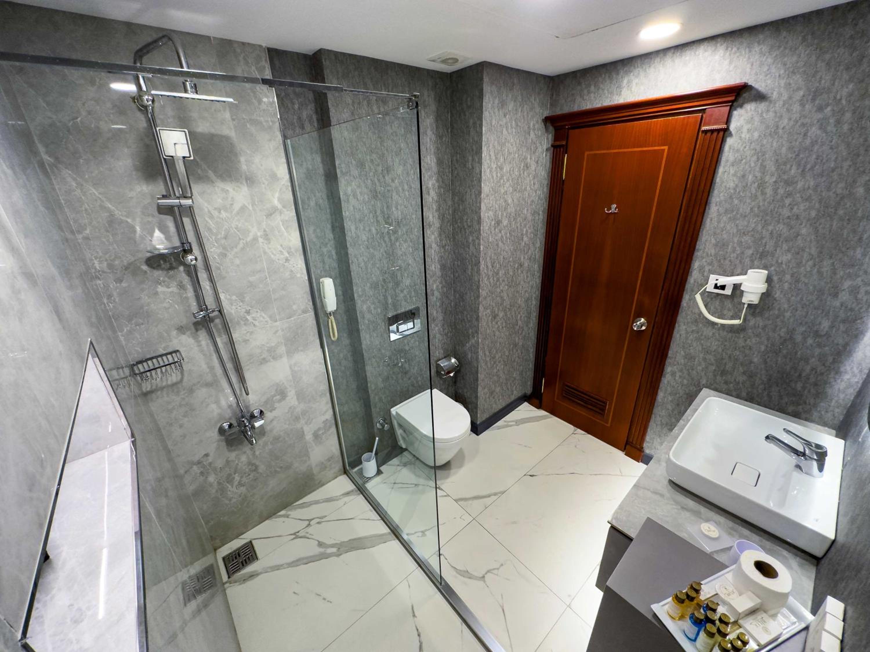 Bilek Istanbul Hotel - Image 61