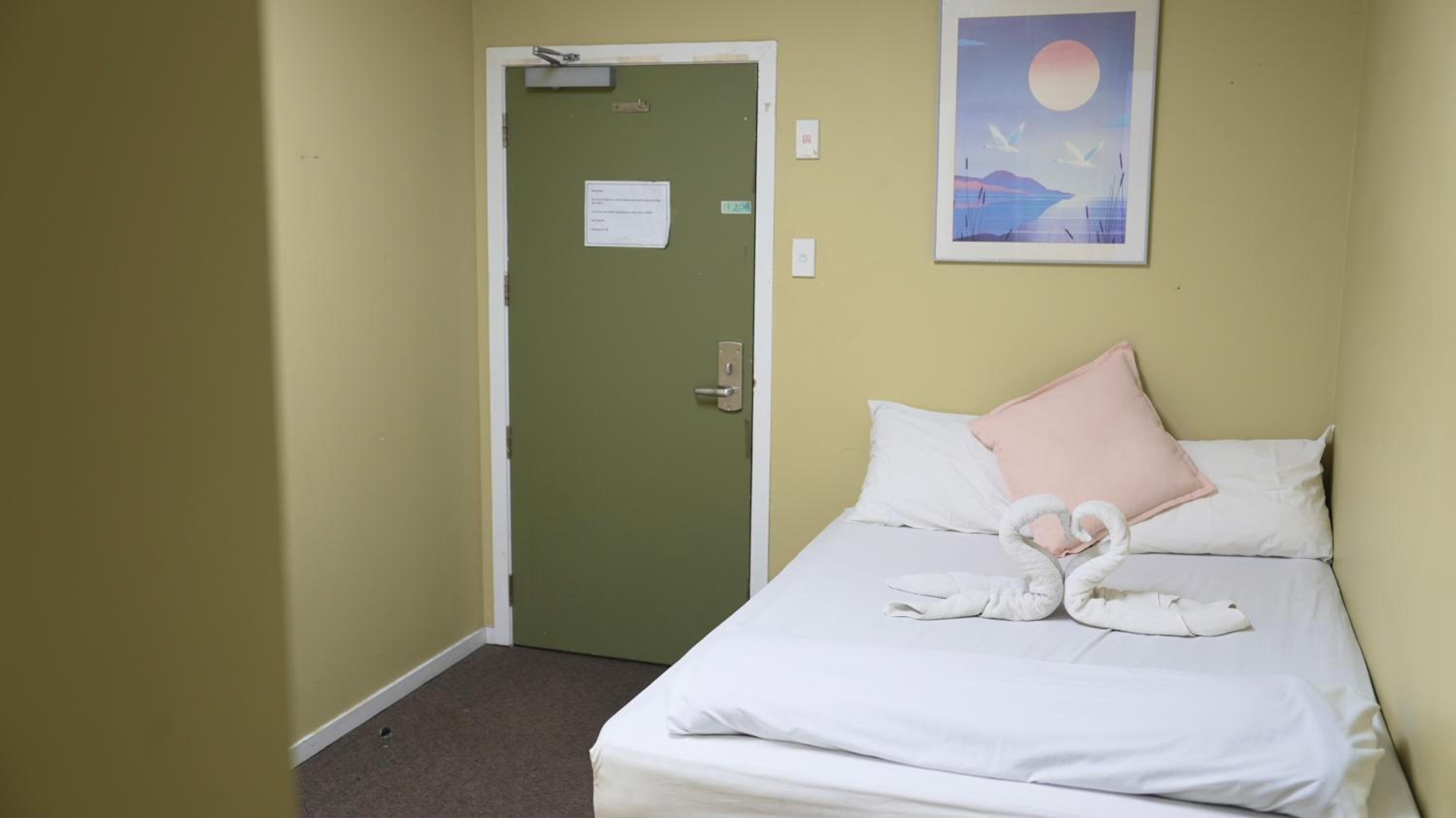 Silverfern Backpackers