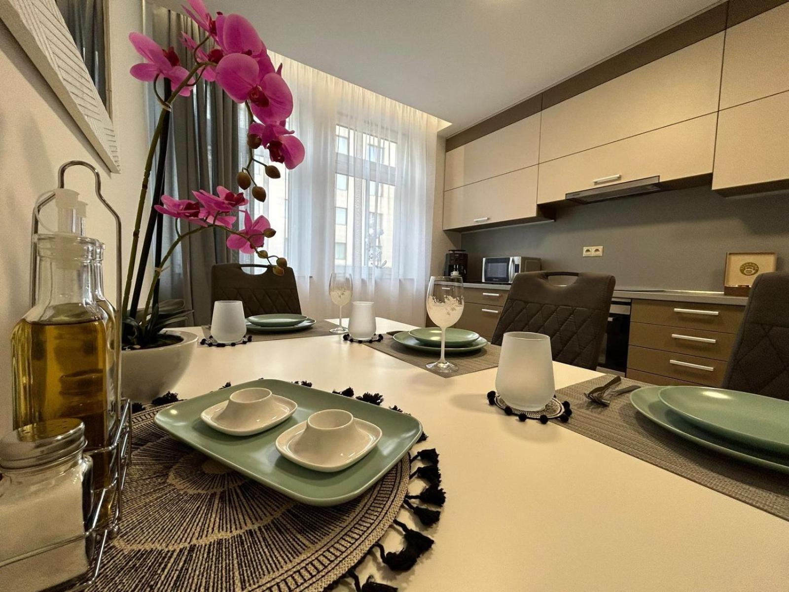 LEO Apartment FREE PARKING - President Palace