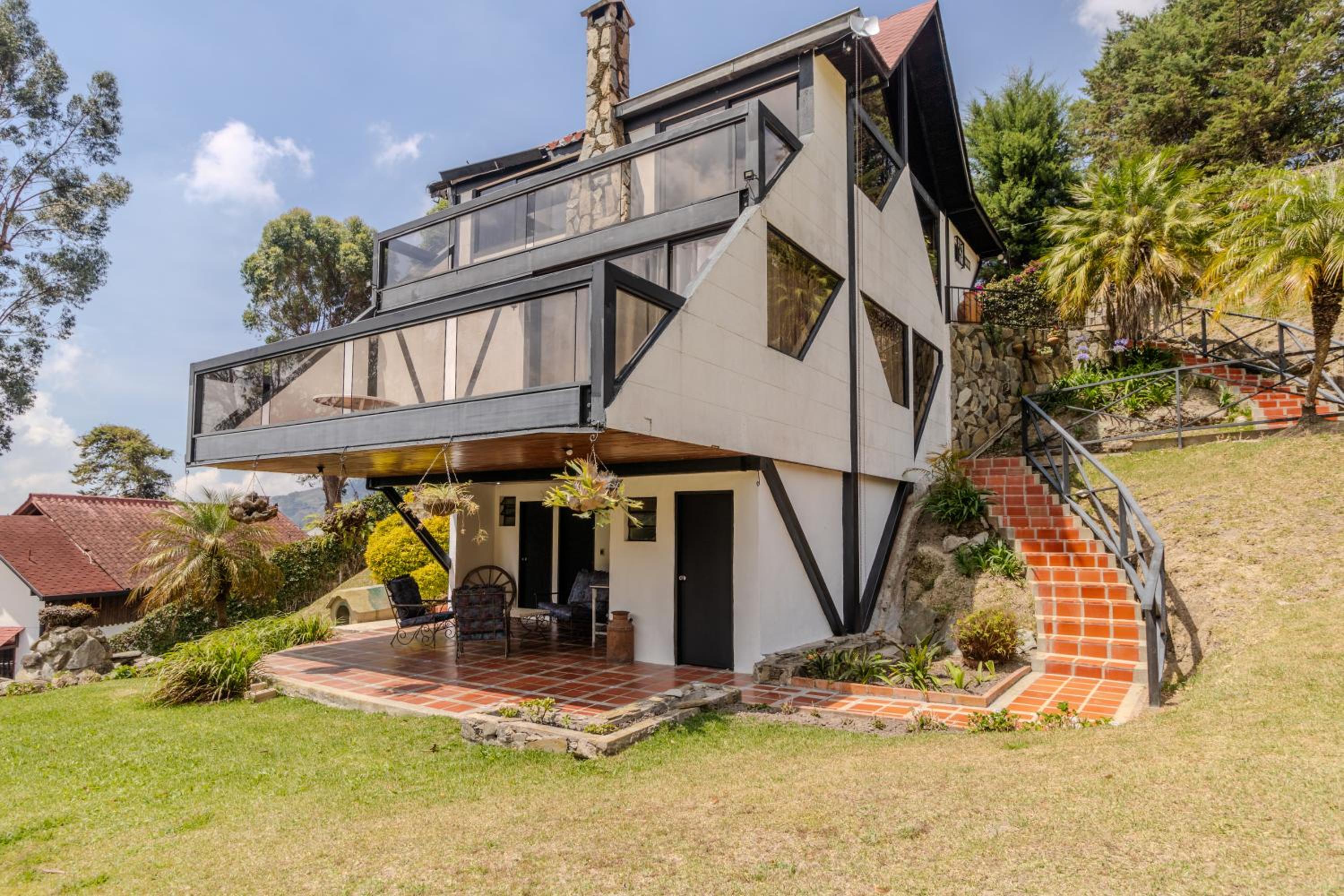 Hermoza casa en la colonia Tovar