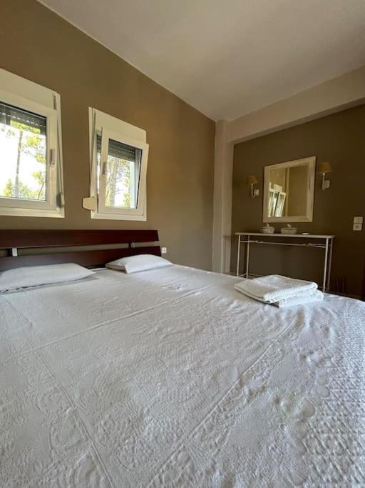 Pine inn Xenia view 3