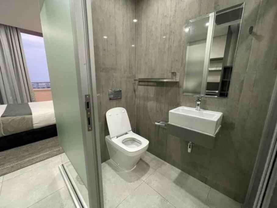 11th floor Lux queen room with great balcony view view 2