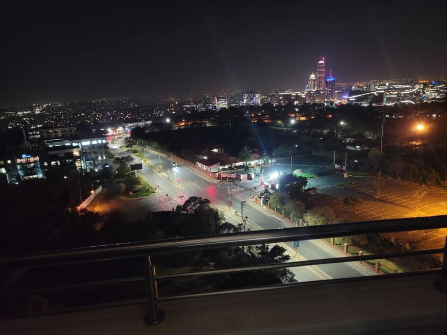 11th floor Lux queen room with great balcony view view 4