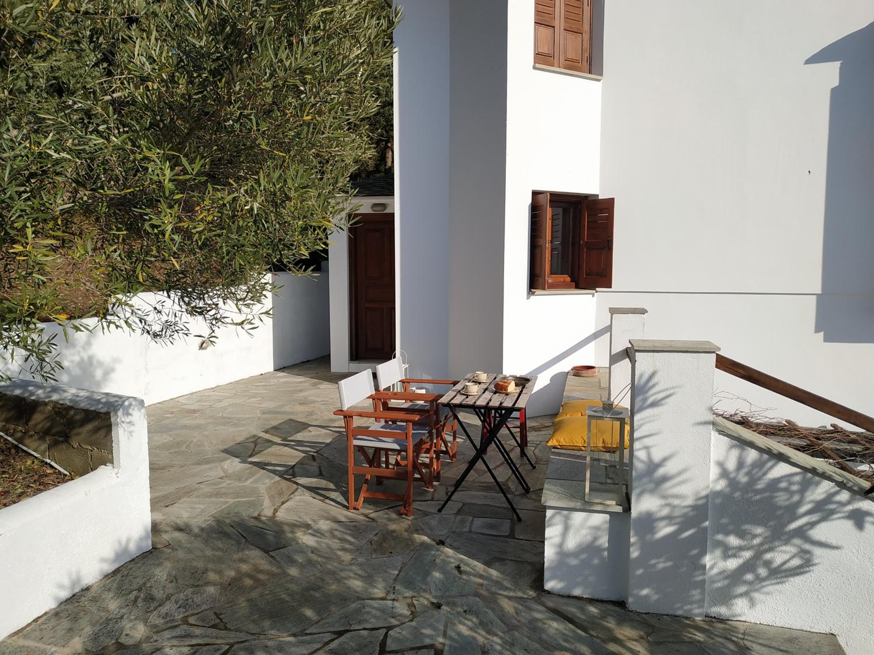Comfy modern house in Afetes
