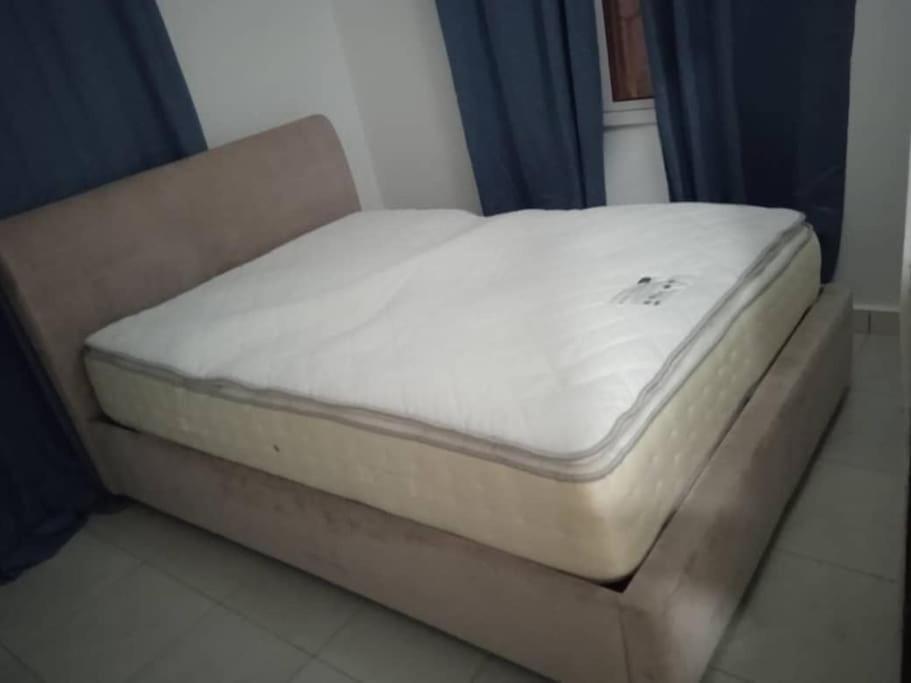 3 bedroom, free Wi-fi, Aircon & Hot water view 4