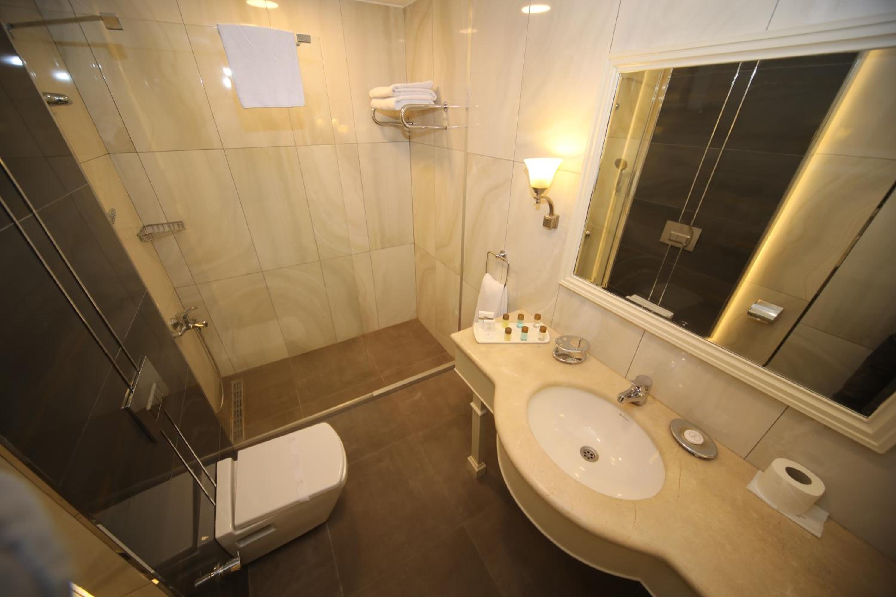Bilek Istanbul Hotel - Image 53