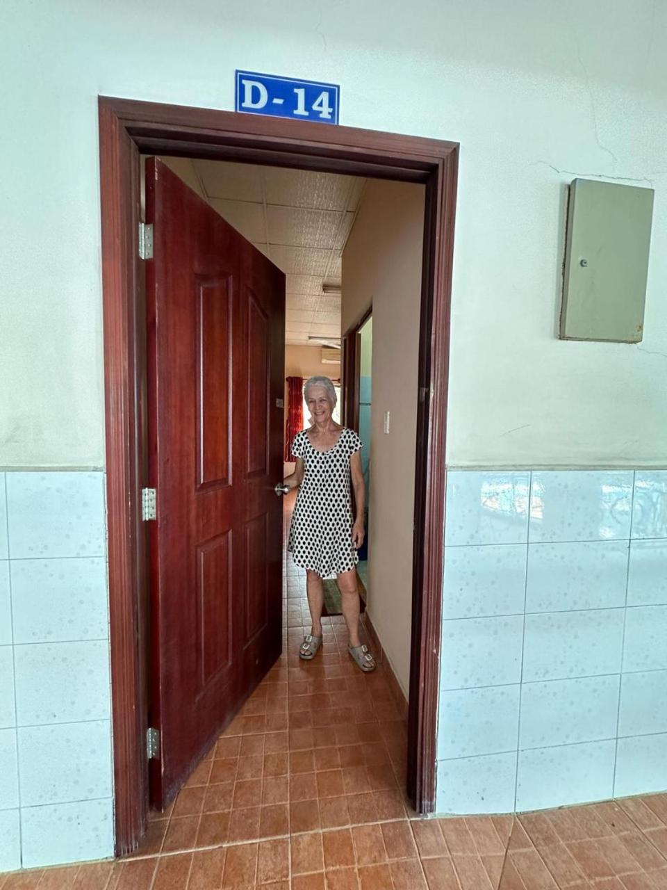 Nhà Khách Làng May Mắn - Village Chance