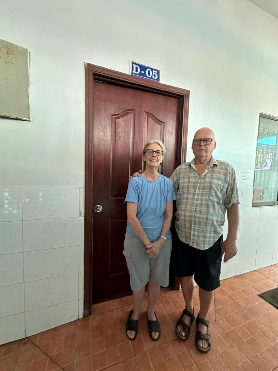 Nhà Khách Làng May Mắn - Village Chance