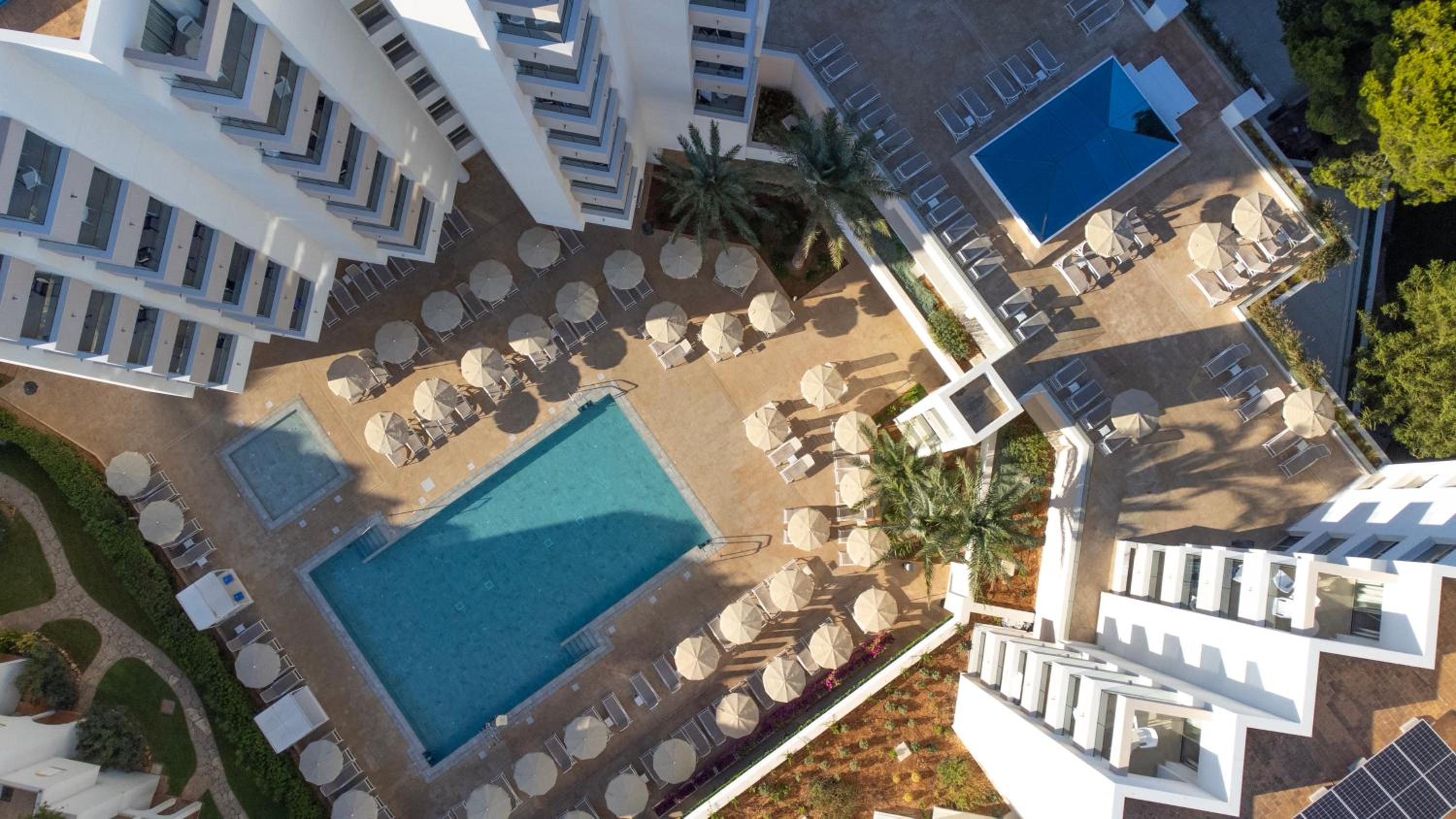 Hipotels Bahía Grande Aparthotel