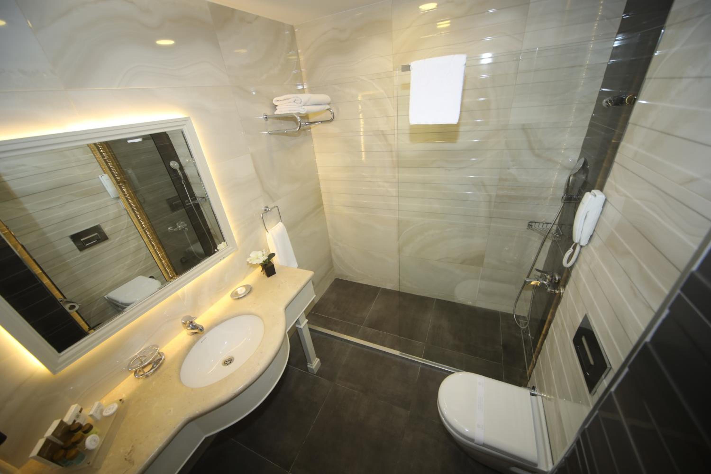 Bilek Istanbul Hotel - Image 57