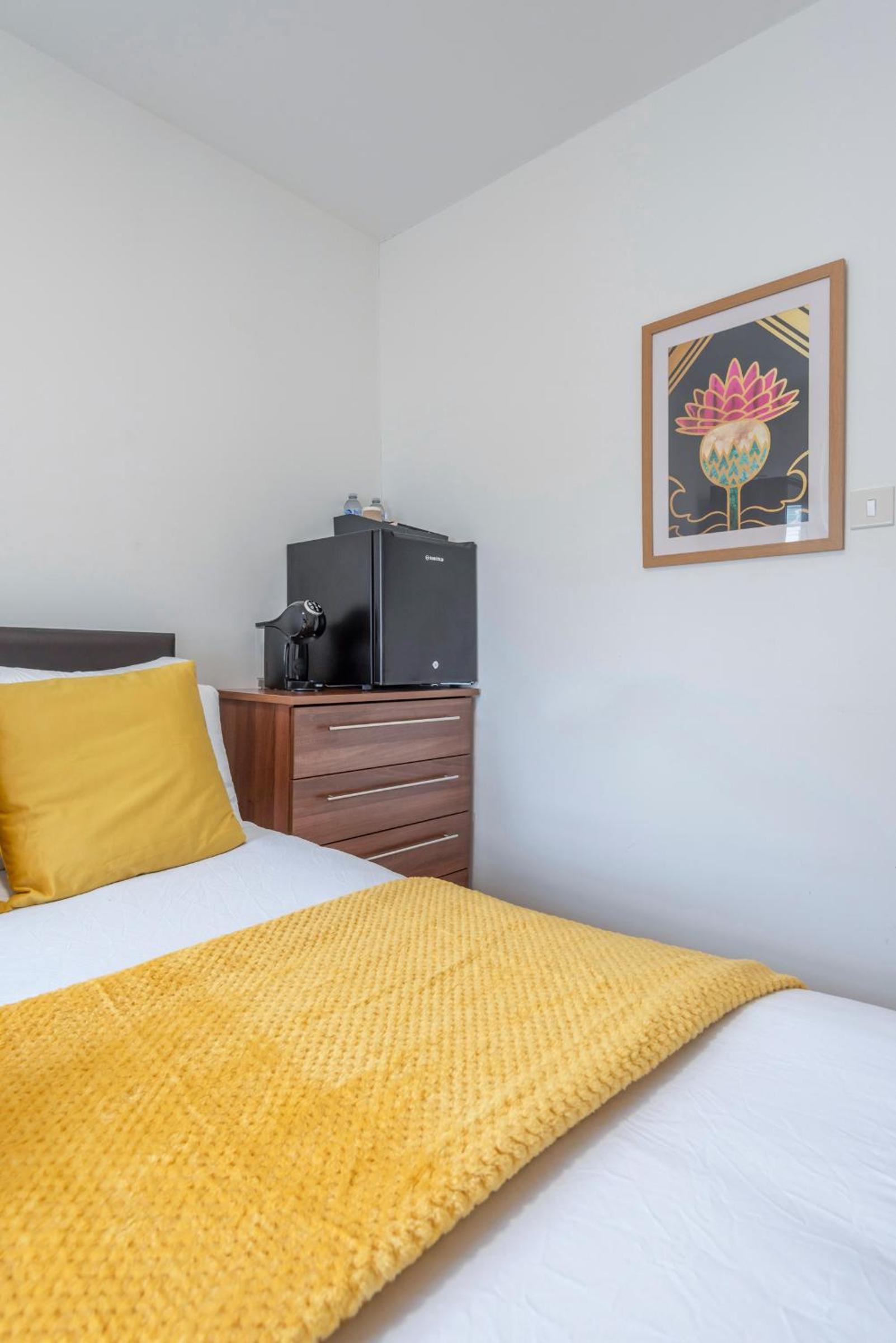 Double in Notting Hill, Private Minibar & Coffee