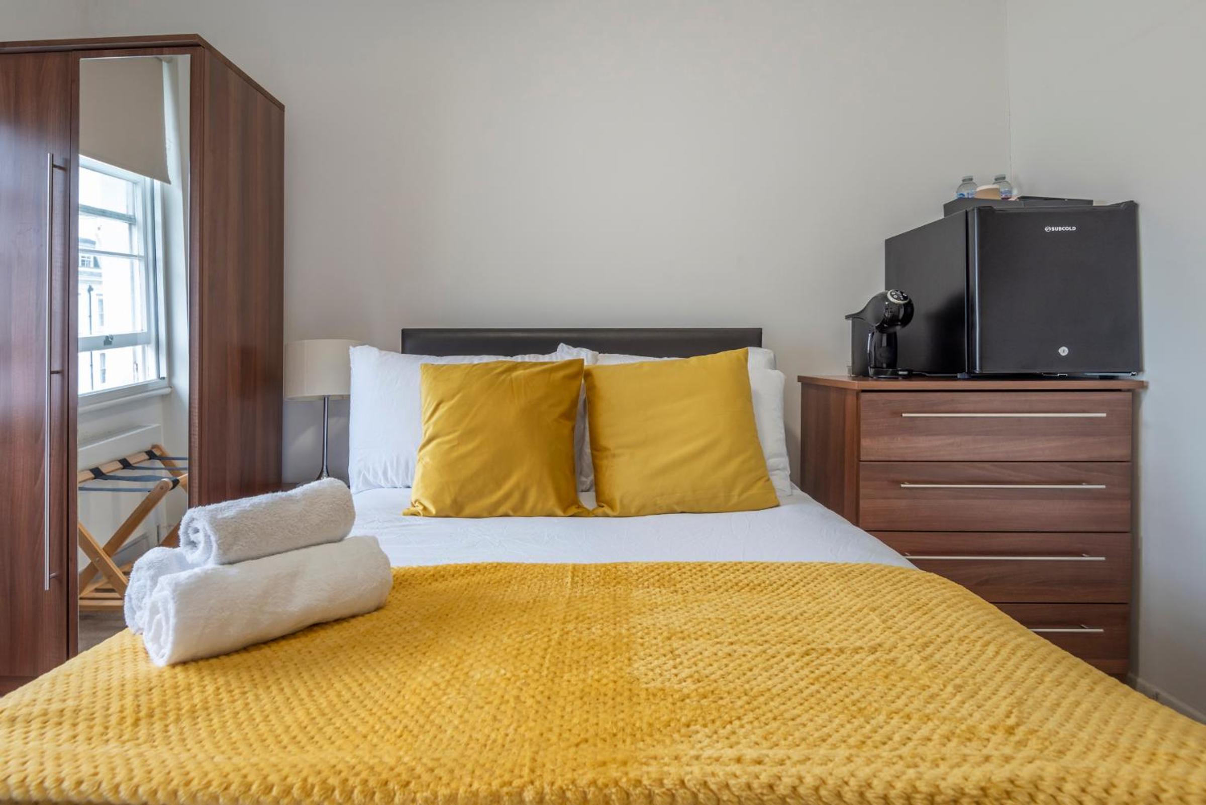 Double in Notting Hill, Private Minibar & Coffee