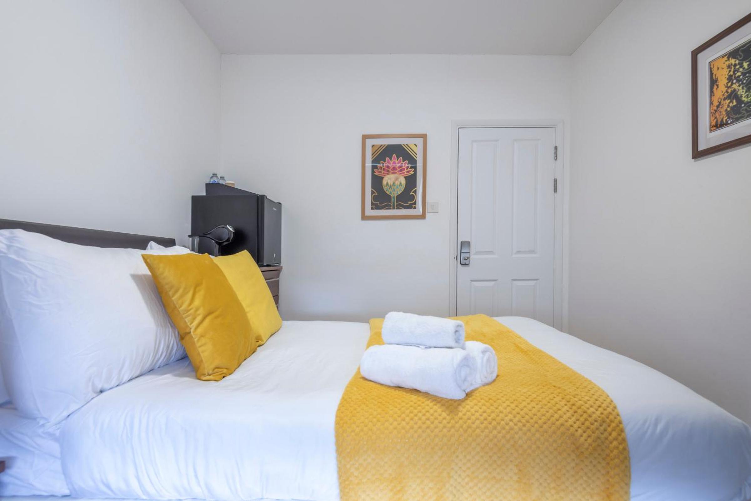 Double in Notting Hill, Private Minibar & Coffee