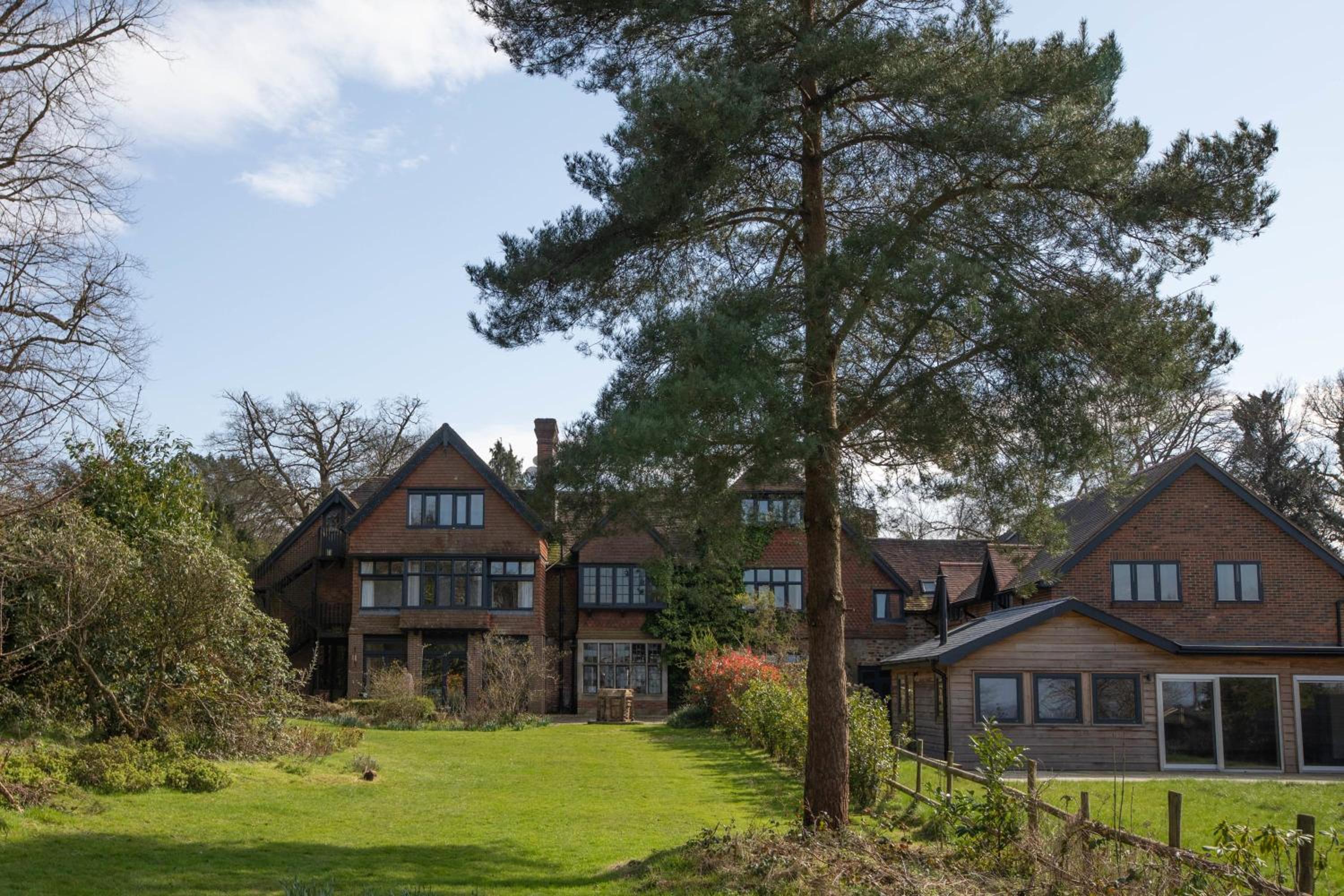 Large Country House in Ashdown Forest view 4