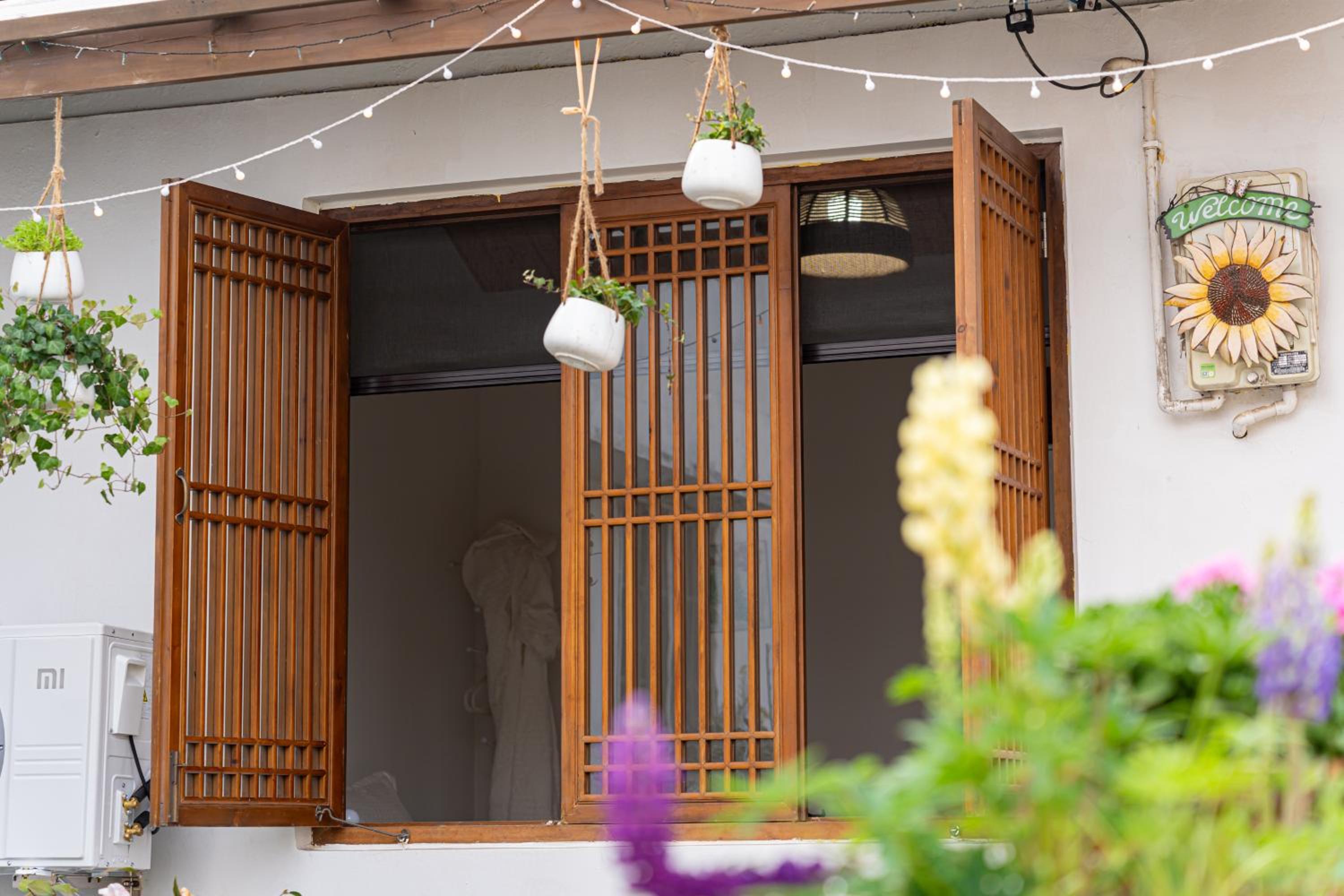 Shanghai Riverview Vacation Villa