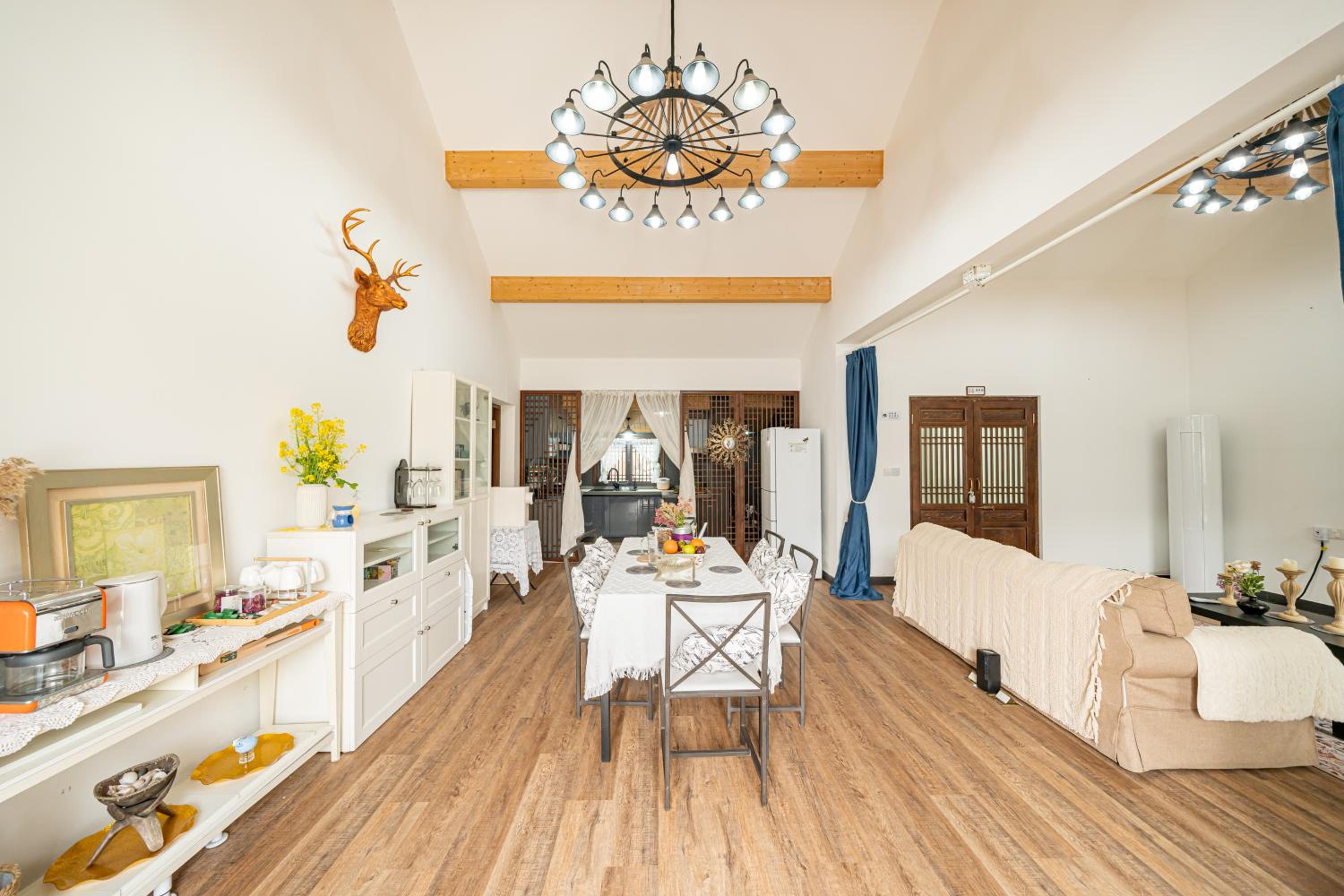 Shanghai Riverview Vacation Villa