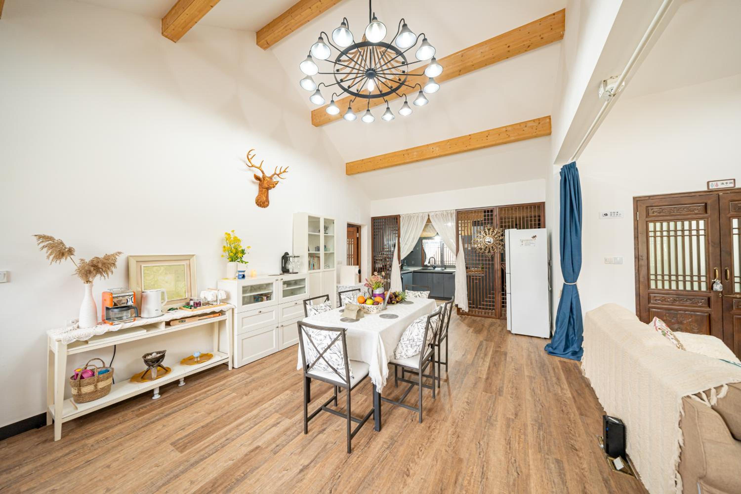 Shanghai Riverview Vacation Villa