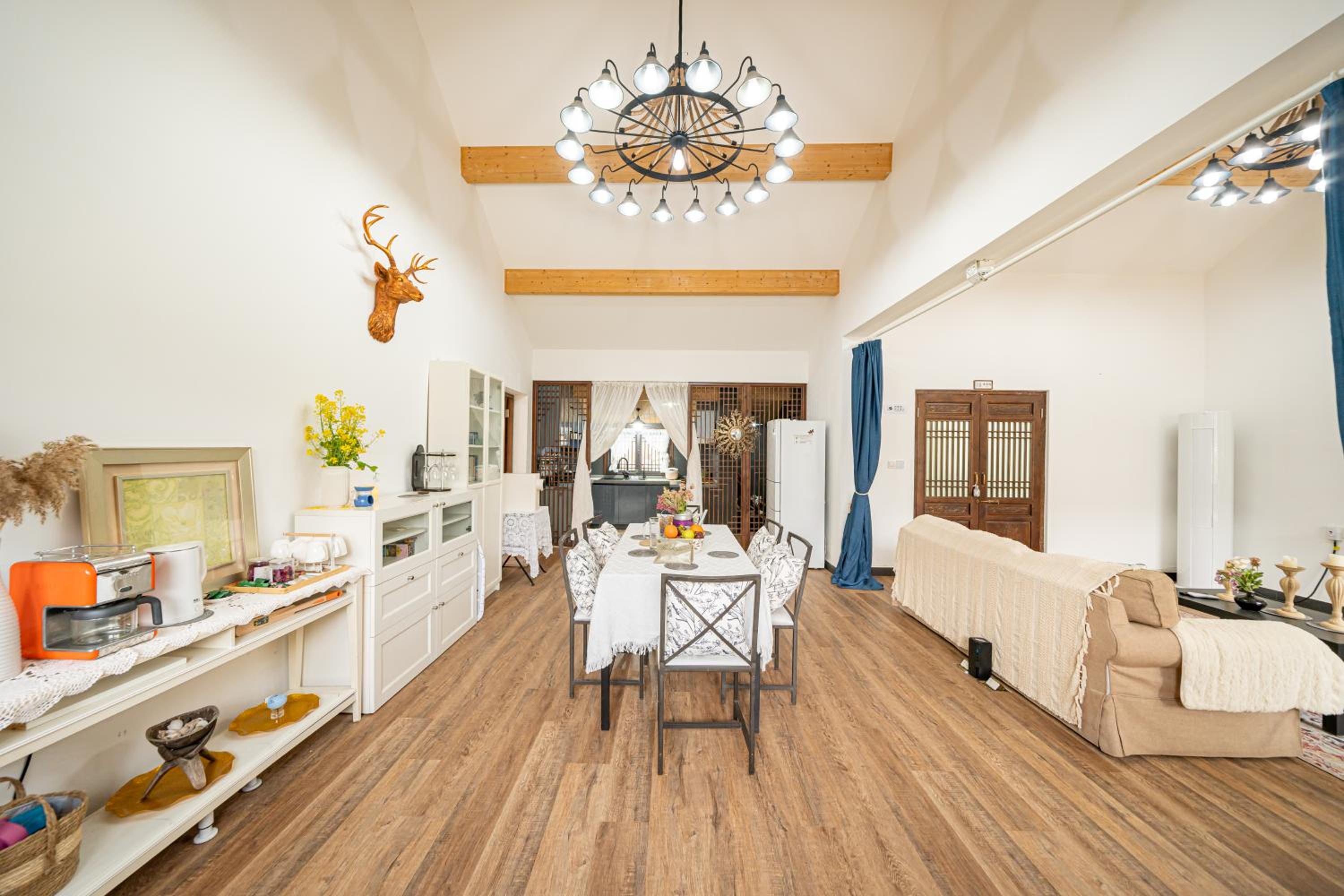 Shanghai Riverview Vacation Villa