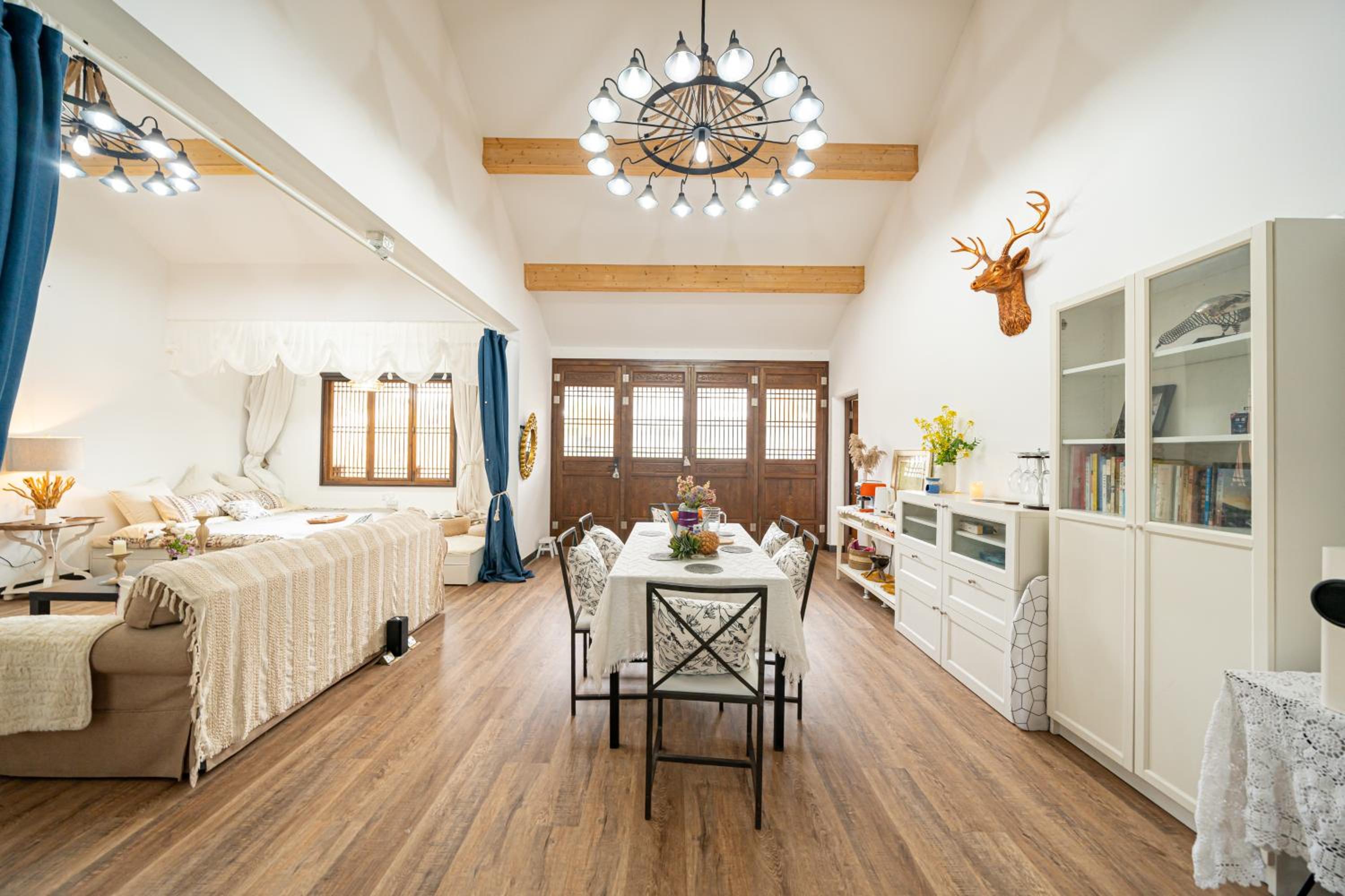 Shanghai Riverview Vacation Villa