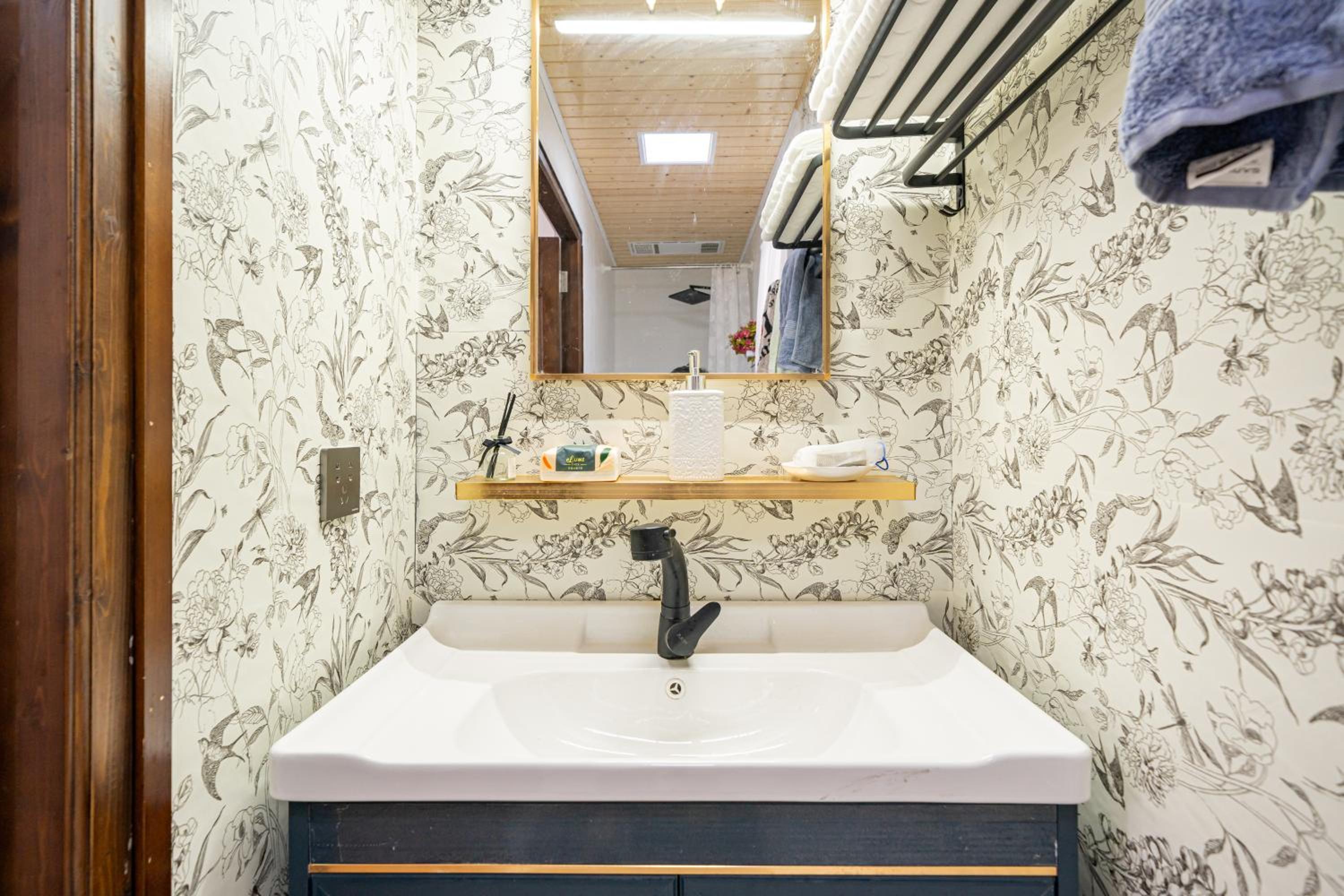 Shanghai Riverview Vacation Villa