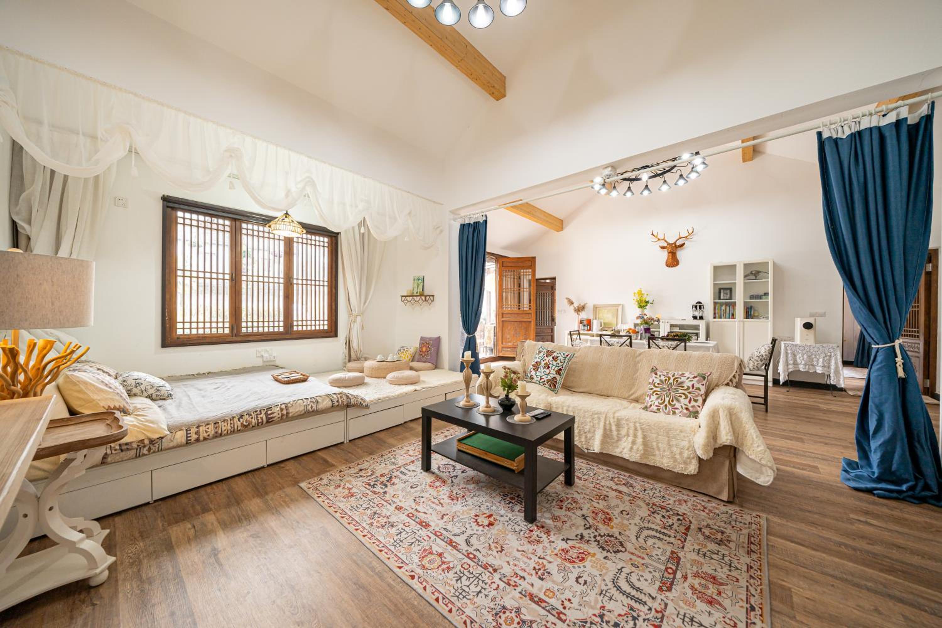 Shanghai Riverview Vacation Villa