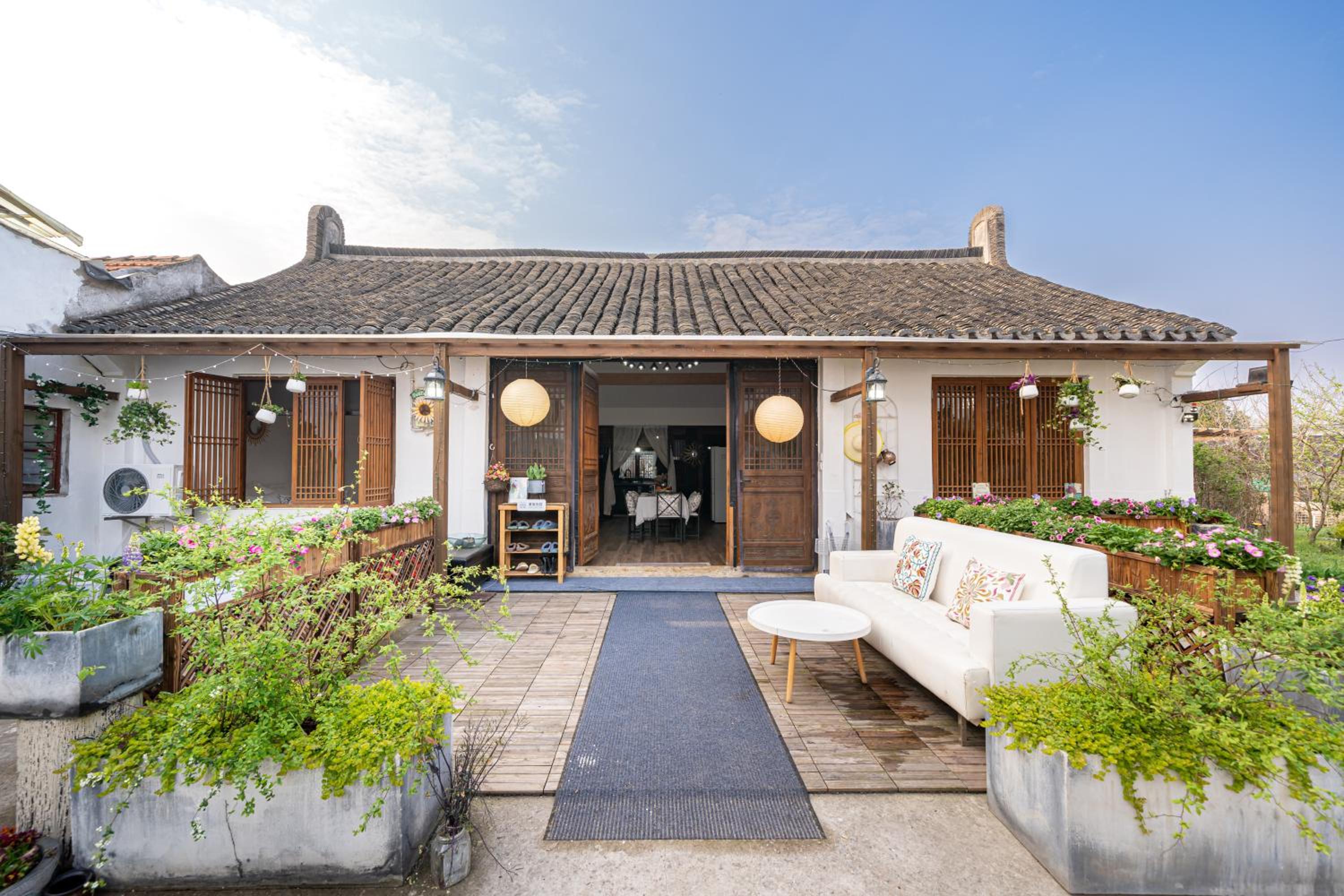 Shanghai Riverview Vacation Villa