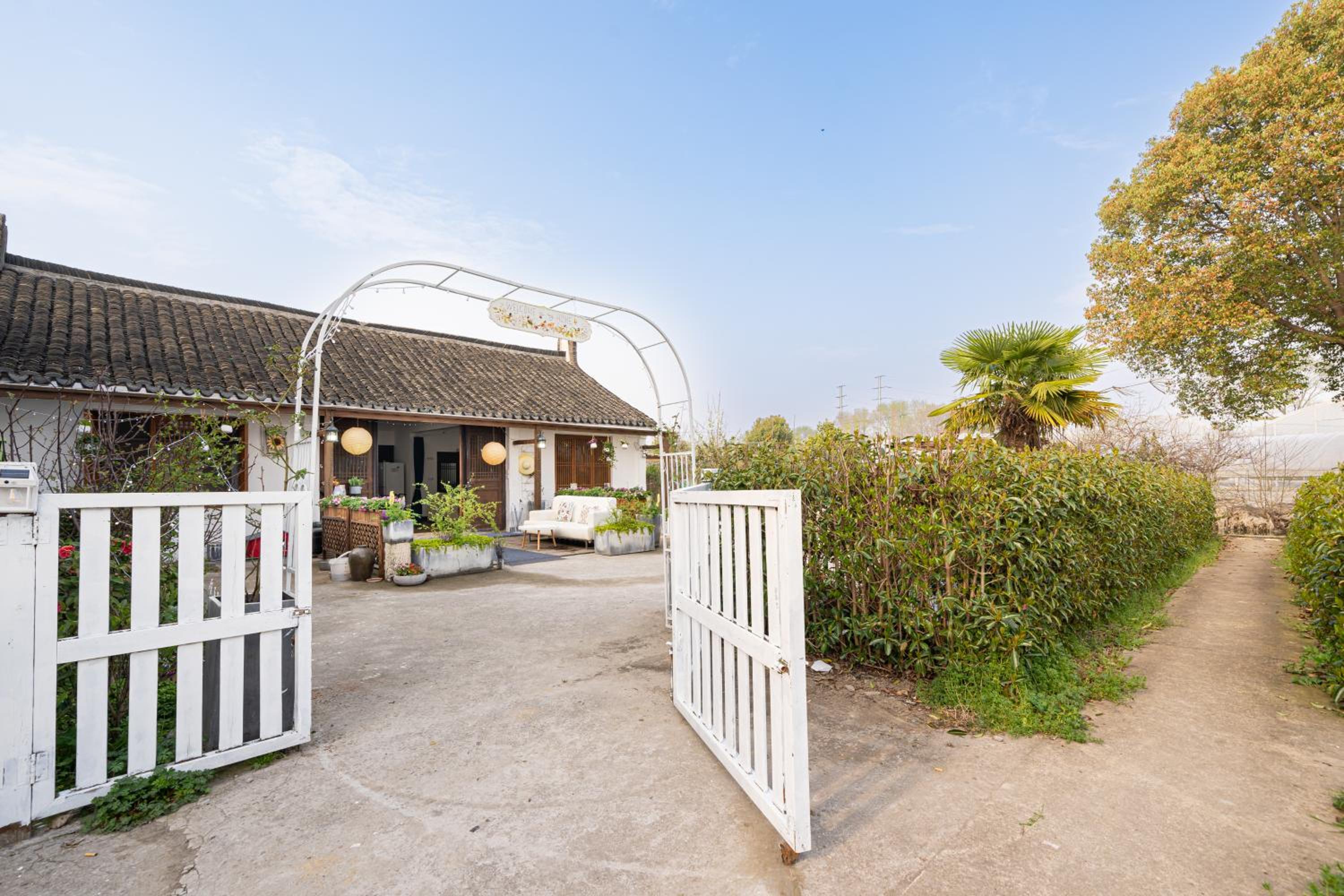 Shanghai Riverview Vacation Villa