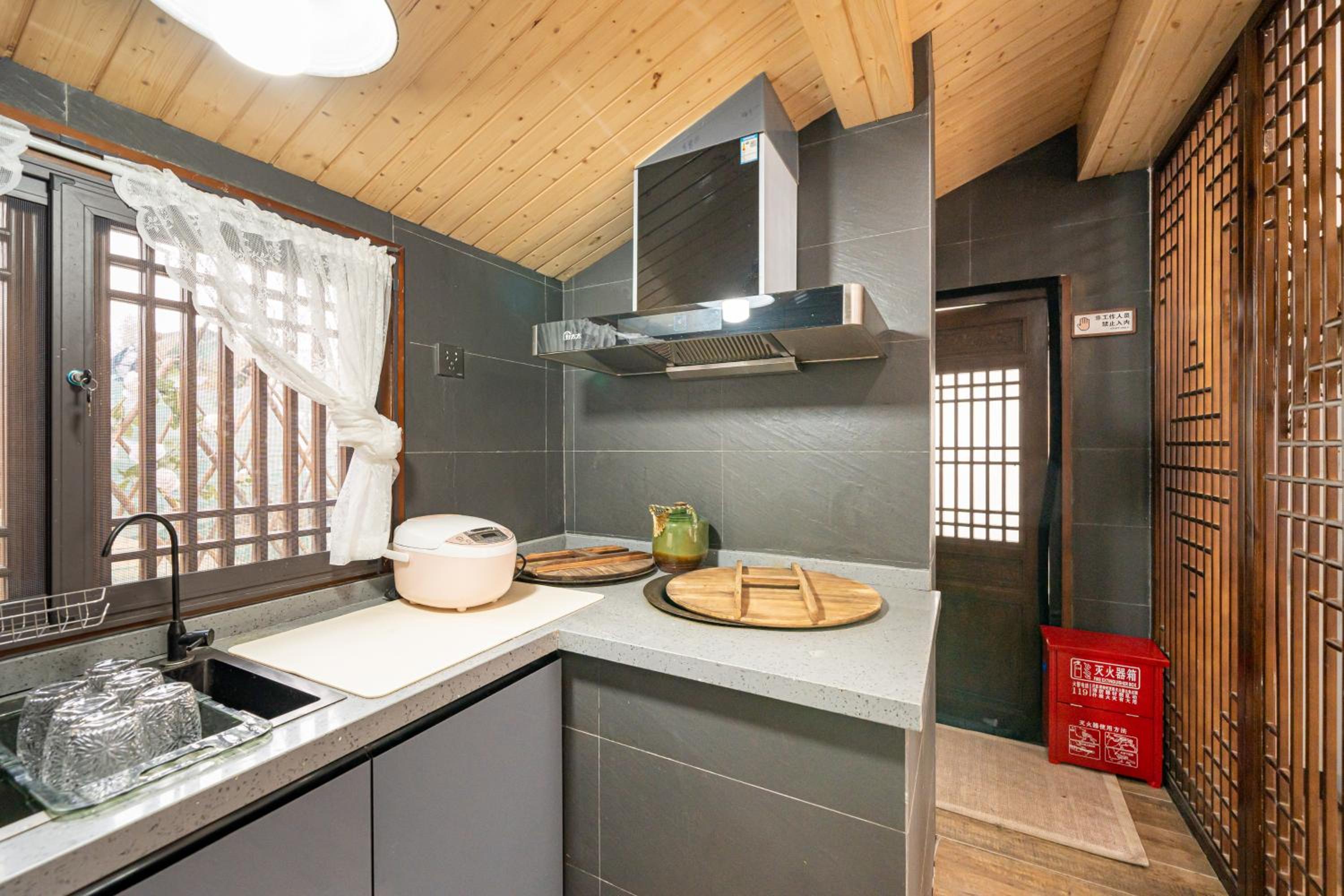 Shanghai Riverview Vacation Villa