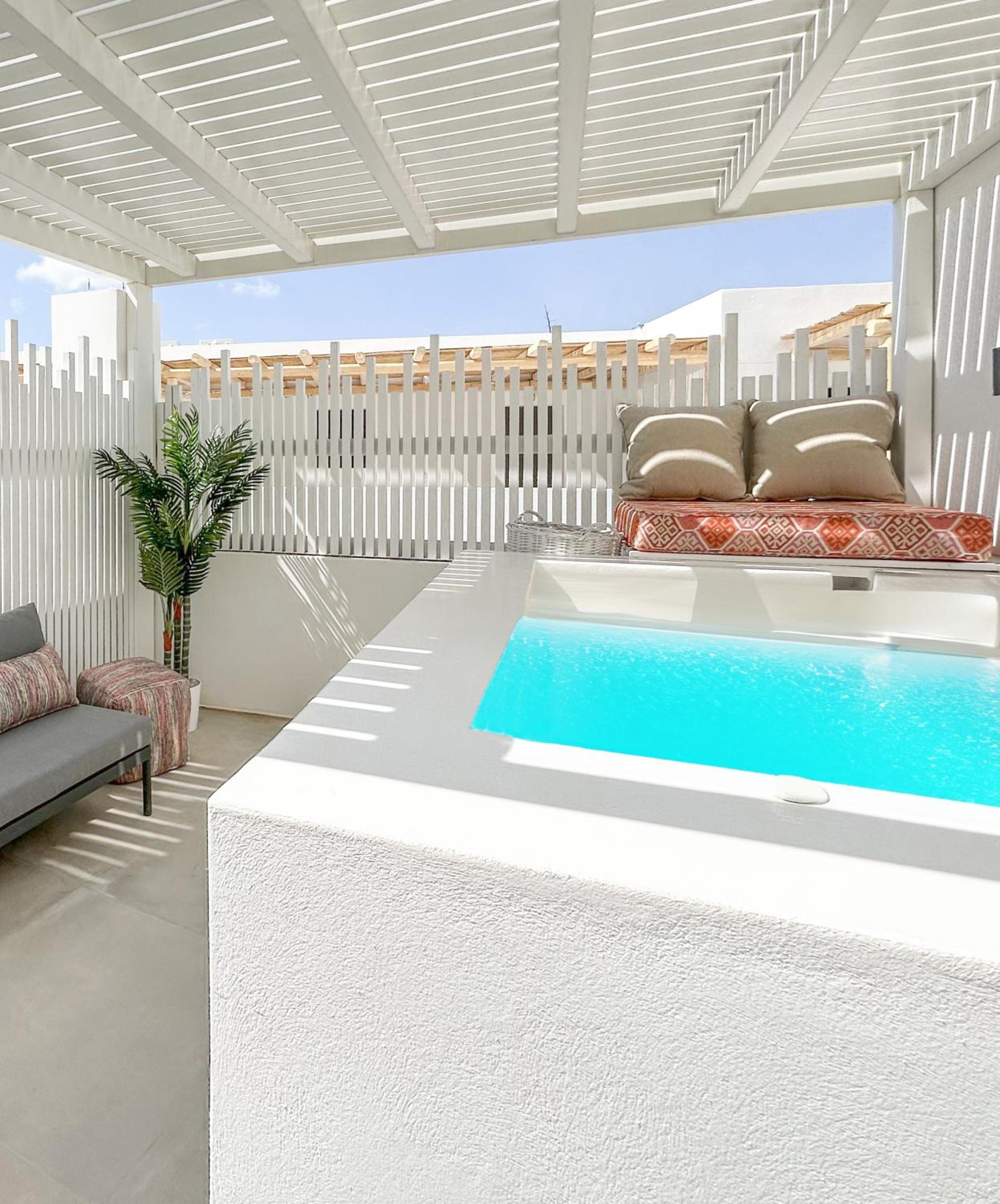 Joelia Suites in Naousa Paros with private jacuzzi! photo 5