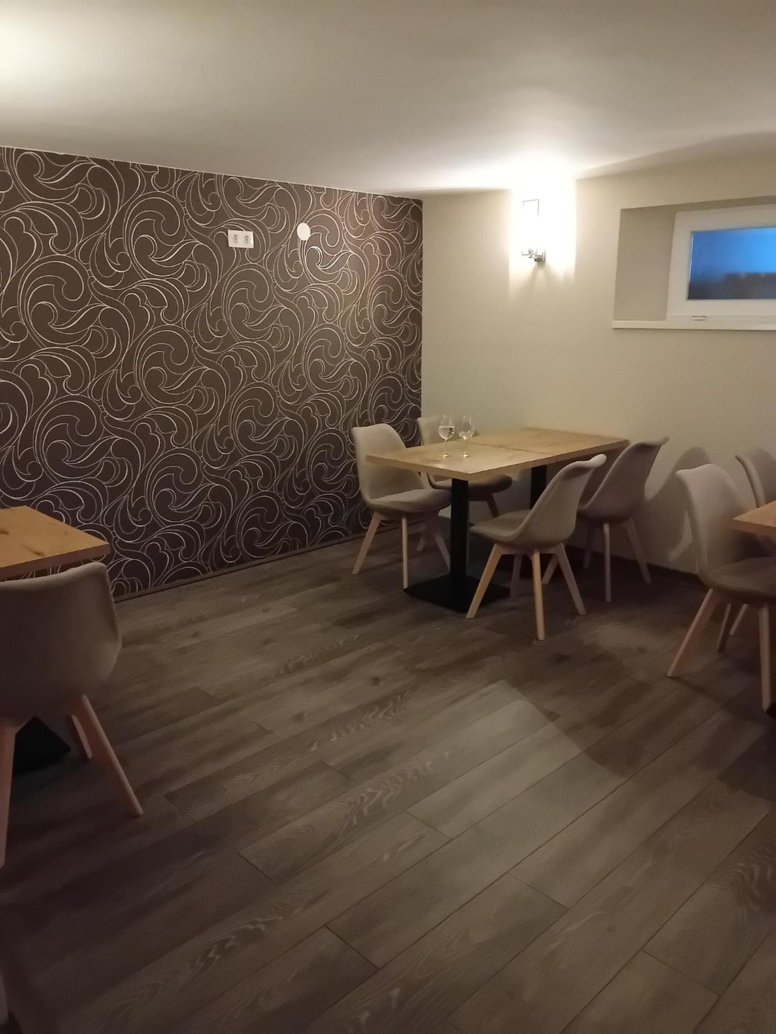 Photo 34
