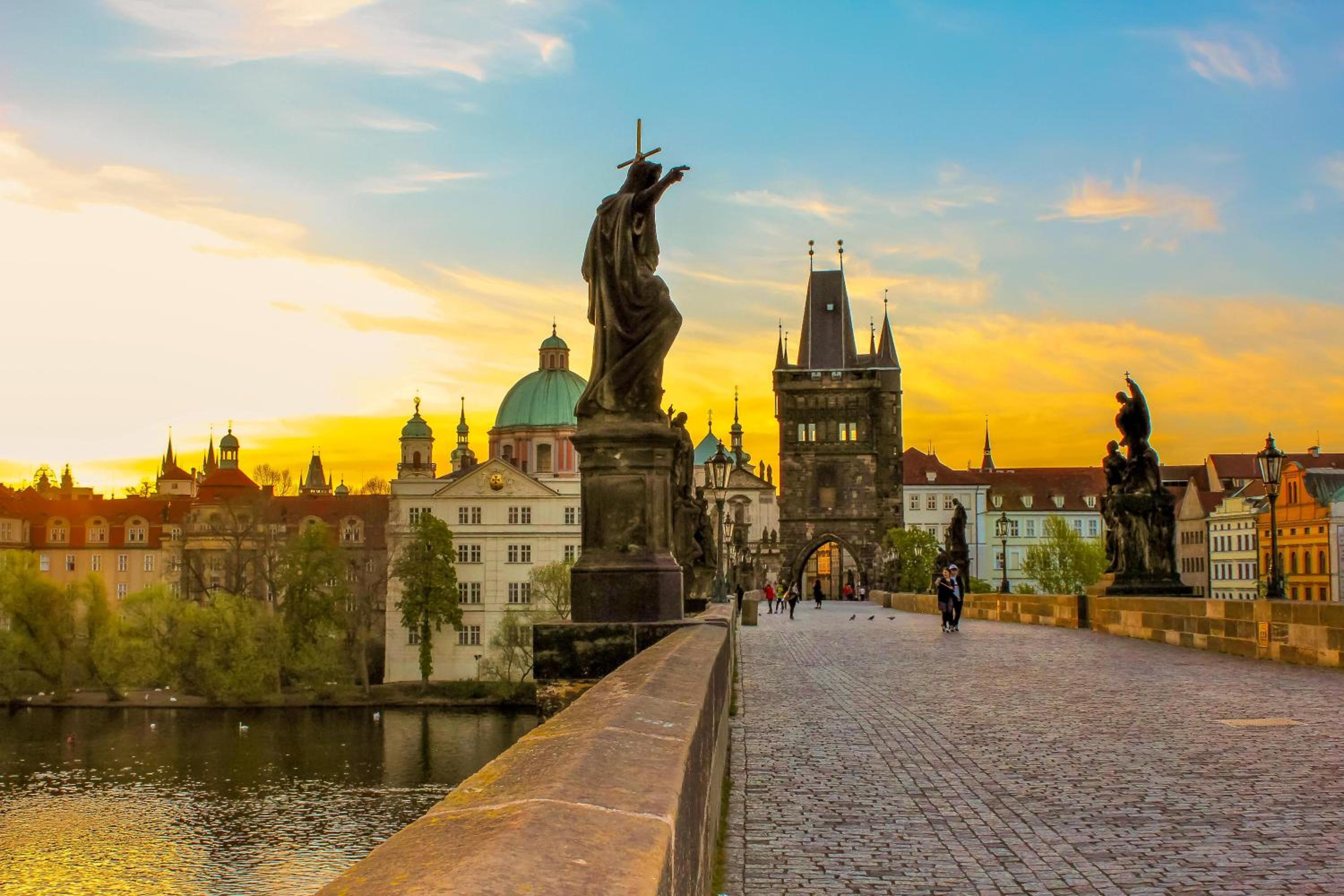 New town Prague 5’ walk to Wenceslas Square