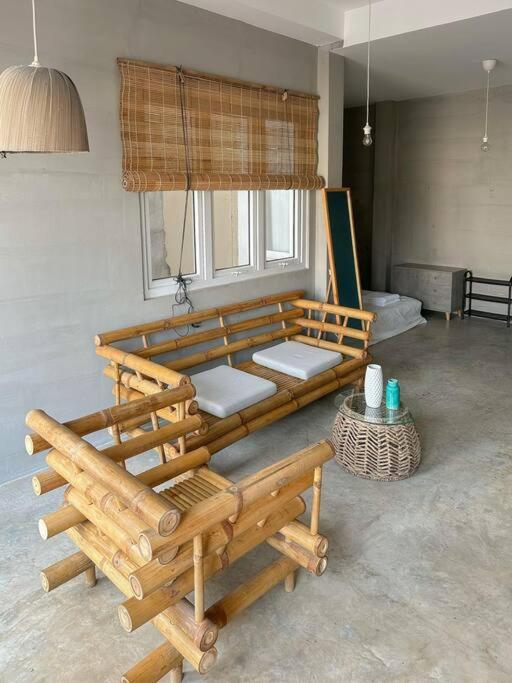 Spacious loft in foodie area