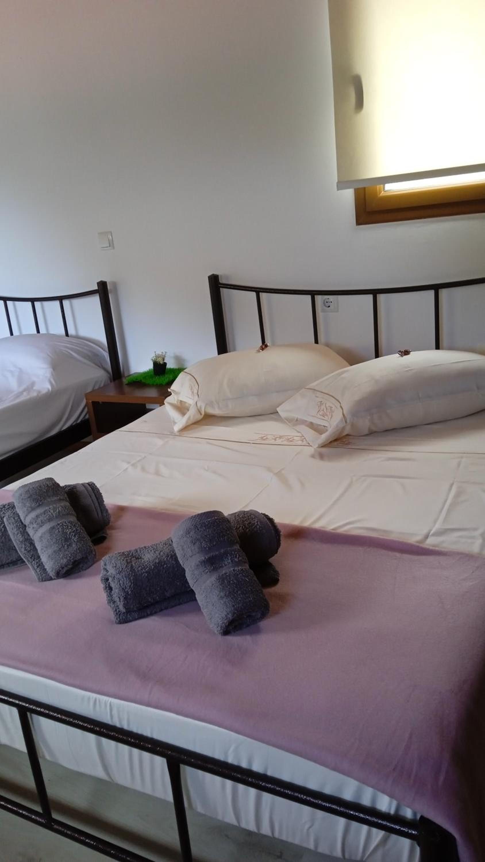 Tolis Rooms