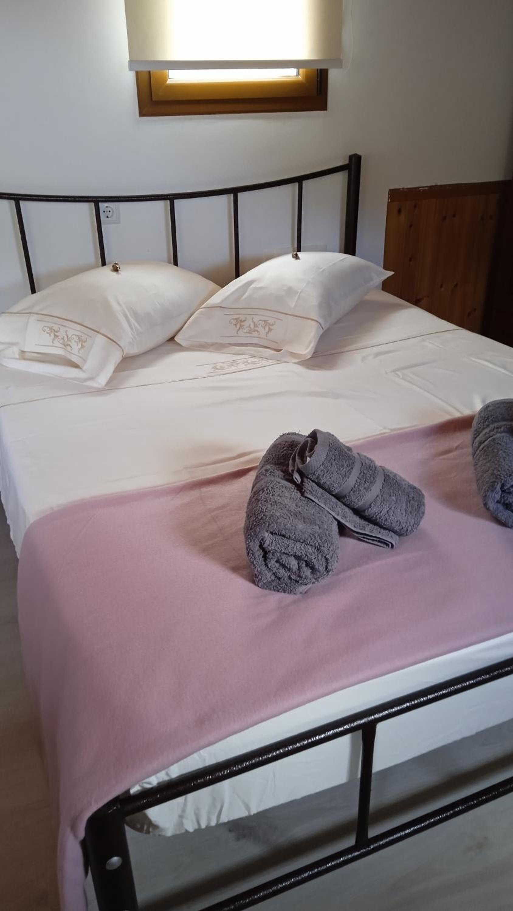 Tolis Rooms