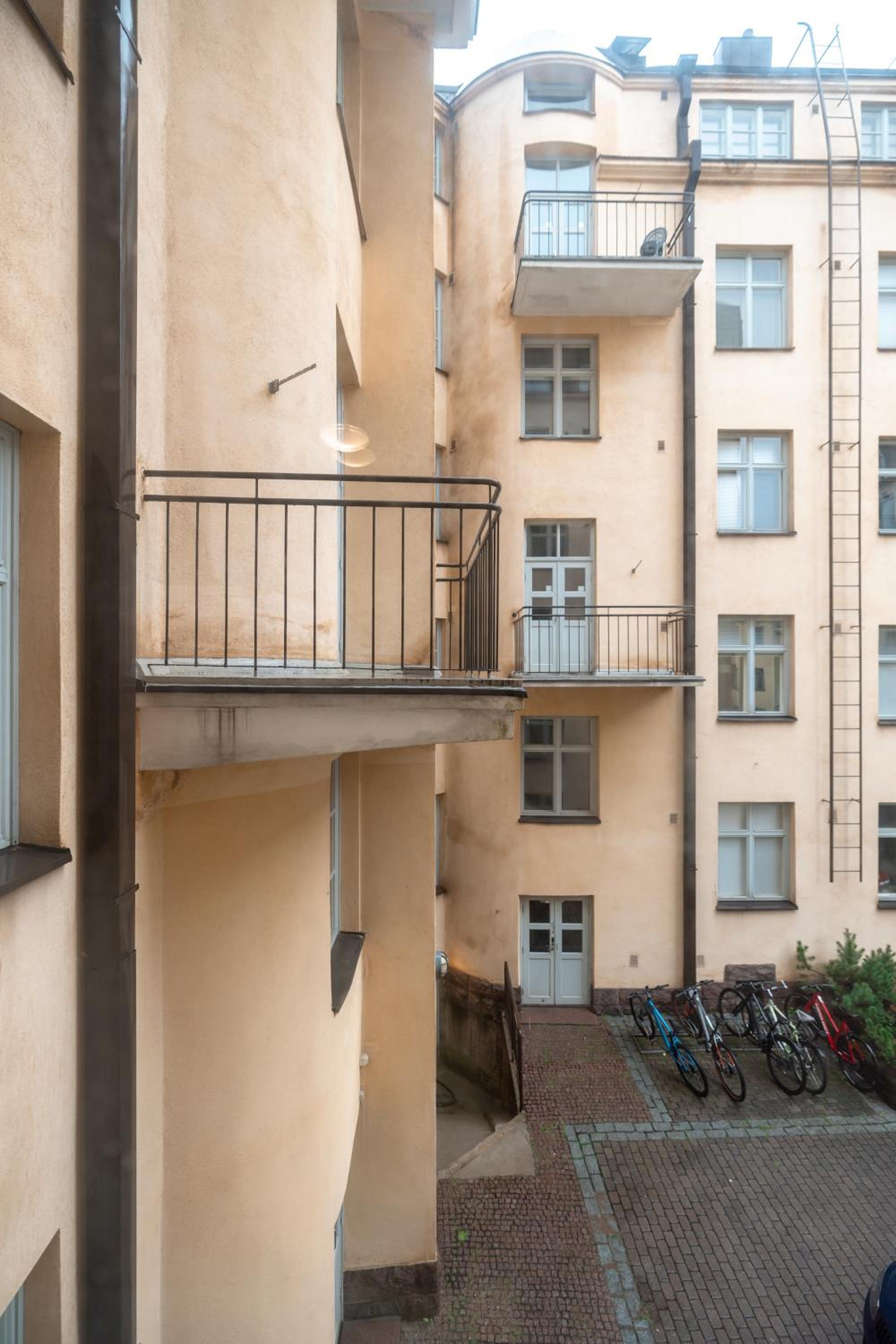 Comfy spacious apartment in Kamppi