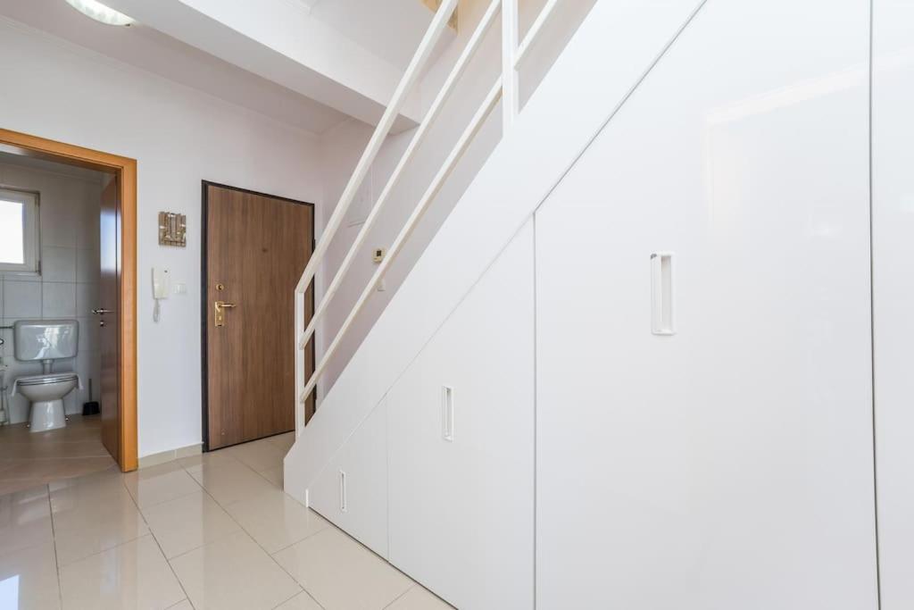 Kristina spacious sea view apartment for 6 view 4
