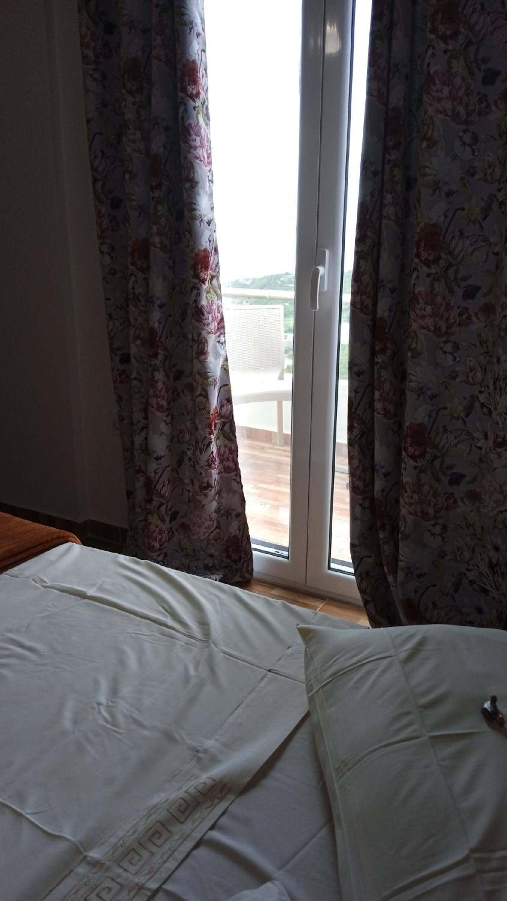 Tolis Rooms